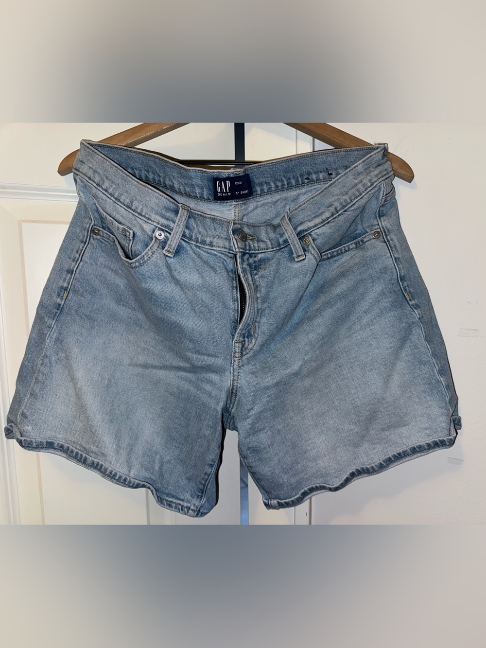 GAP Light Blue Denim 5" Short